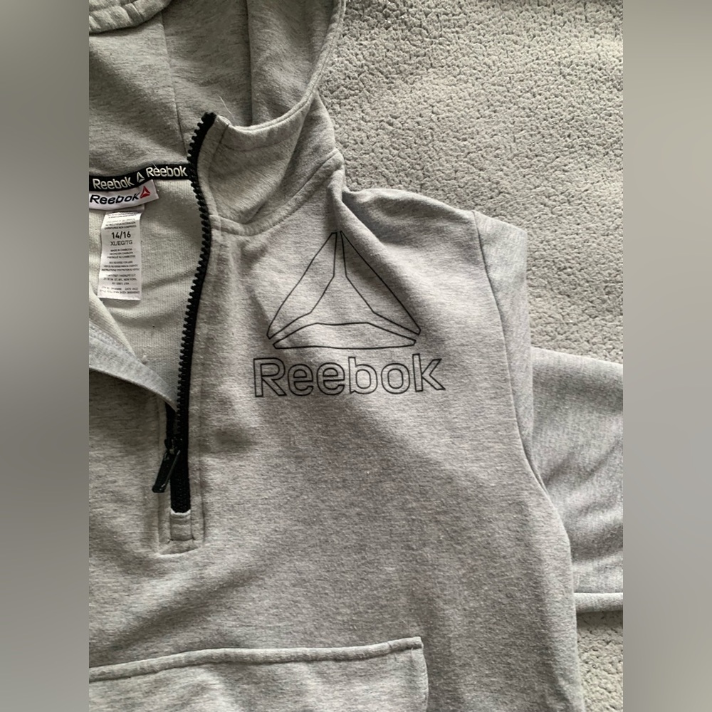 Reebok sweatshirt half zip